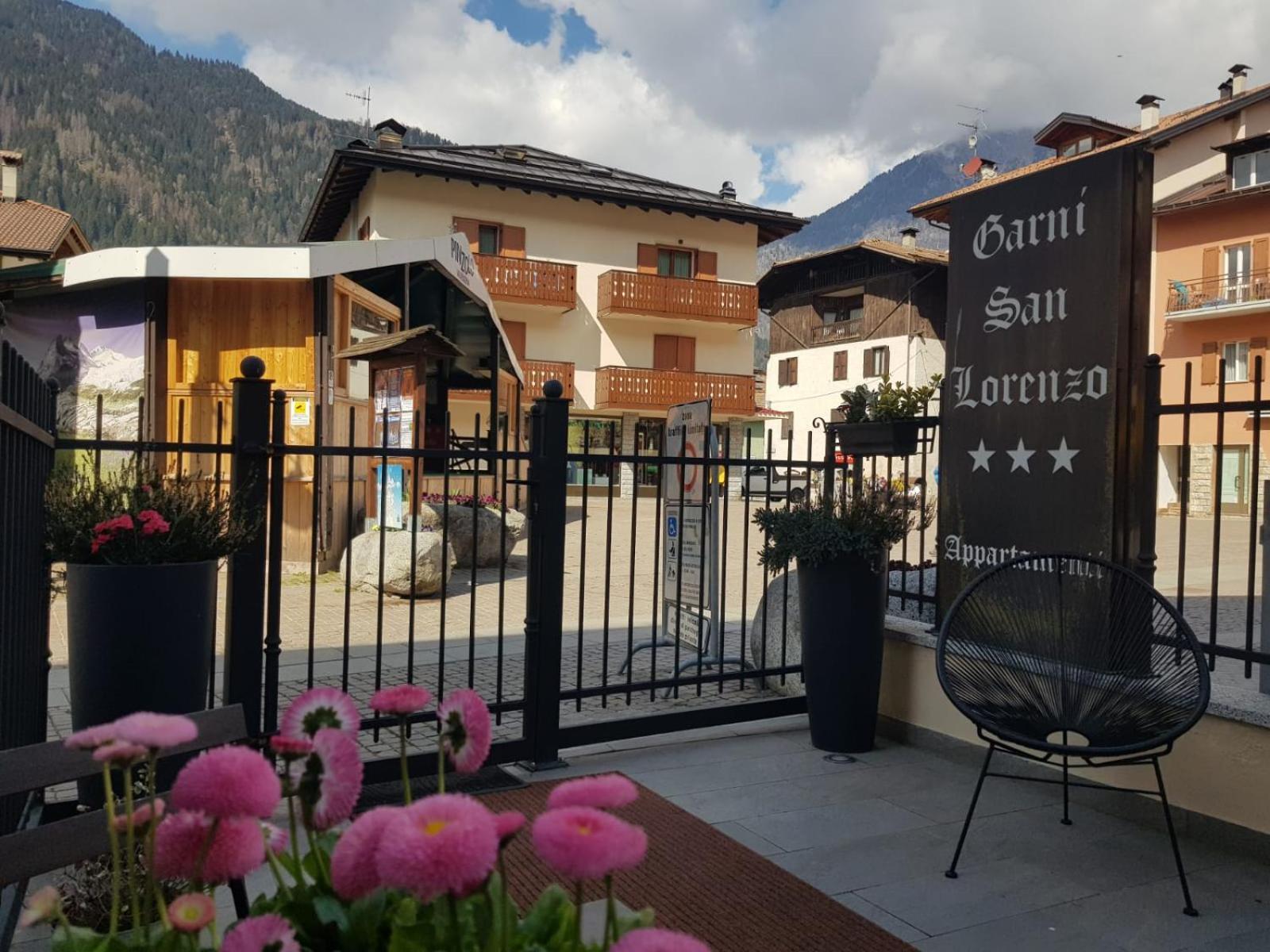 Garni San Lorenzo Pinzolo Esterno foto